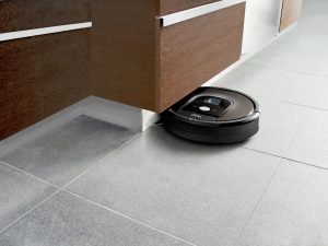 Roomba 980 action_copyright iRobot_2015