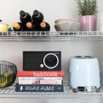Küche mit Tivoli Model One Digital Schwarz